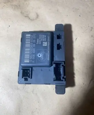 Mercedes-Benz Sprinter W906 Door control unit/module A9068203926 00005228
