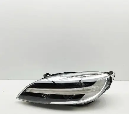 Volvo V40 Cross country Headlight/headlamp 31677020
