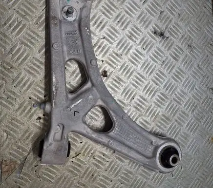 Citroen DS4 Front lower control arm/wishbone