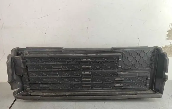 Land Rover Defender Intercooler air guide/duct channel LR129985