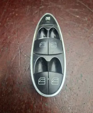 Volkswagen PASSAT B6 Electric window control switch A2118219951