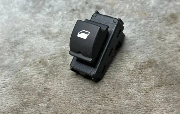 KIA Ceed Rear glass lock/latch C69 6490RK