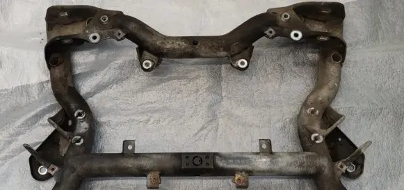 Mercedes-Benz C W204 Front subframe A2046280957 2046280957