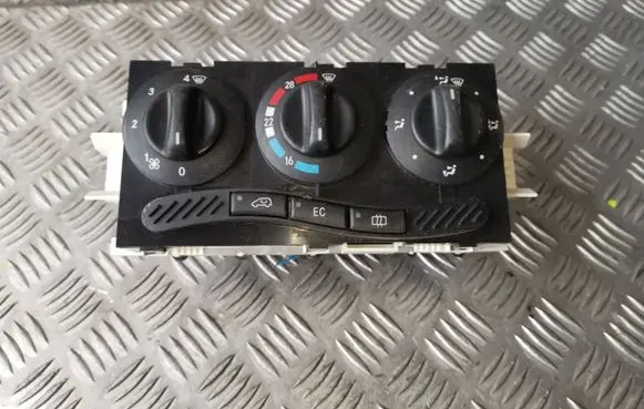 Mercedes-Benz A W168 Climate control unit 1688300485