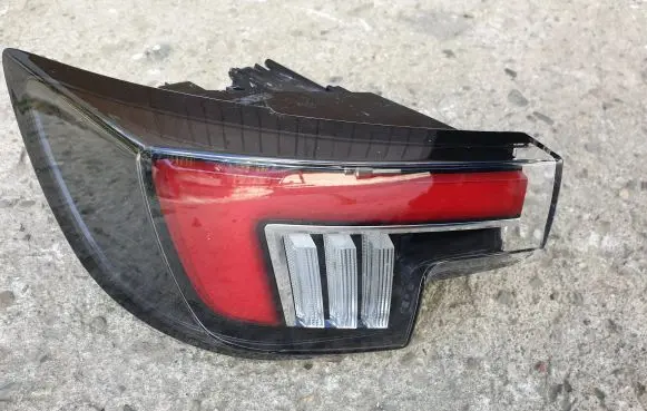 Opel Mokka B Rear/tail lights 9833721880 2SK01499401AE LP300