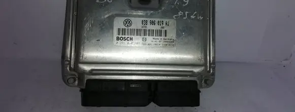 Volkswagen PASSAT B5 Engine control unit/module 0281010303
