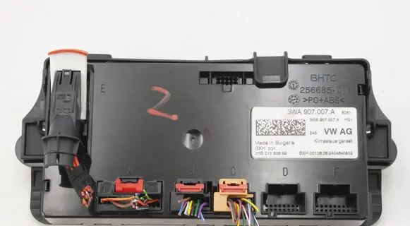 Volkswagen Arteon Air conditioning/heating control unit 3WA907007A 3J1906131