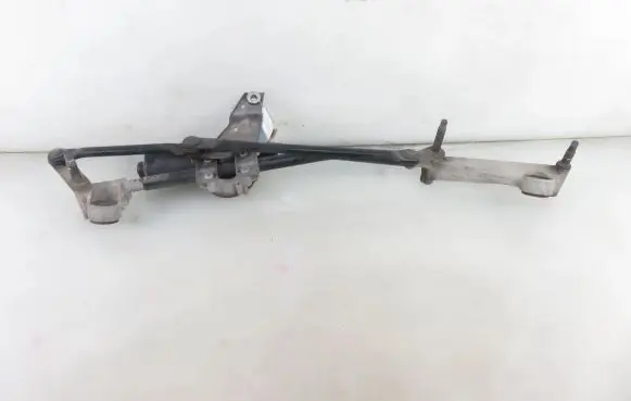 Front wiper linkage