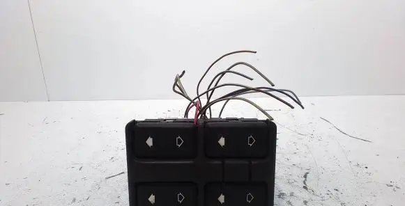 BMW 5 E34 Electric window control switch 1378127