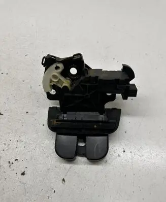Audi A4 S4 B7 8E 8H Tailgate/trunk/boot lock/catch/latch 8E9827520A