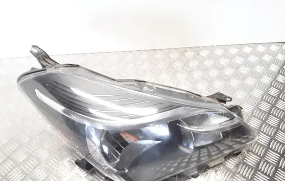Toyota Yaris Headlight/headlamp