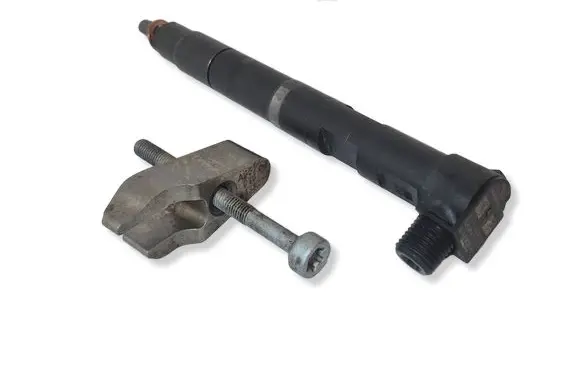 Mercedes-Benz C W204 Fuel injector A6510704987 28342997 A6510160438