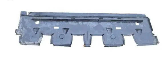Audi Q7 4M Radiator mount bracket 4M0121286