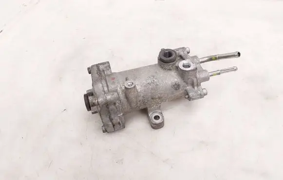 Toyota Hilux VIII Fuel filter housing 04D09K