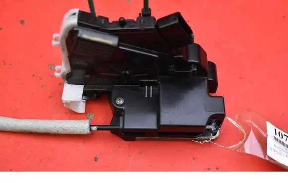 SsangYong Tivoli Front door lock 7122035000