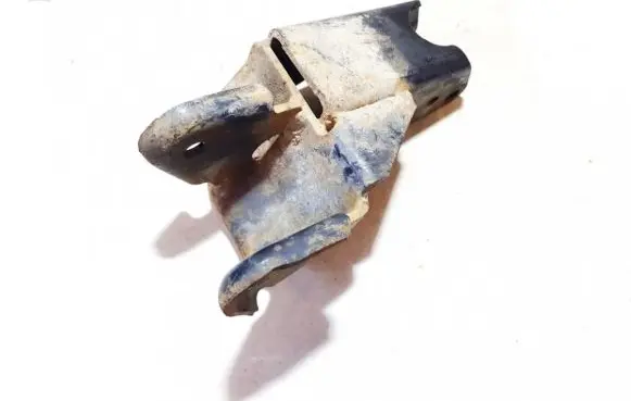 Mitsubishi Space Star Engine mounting bracket