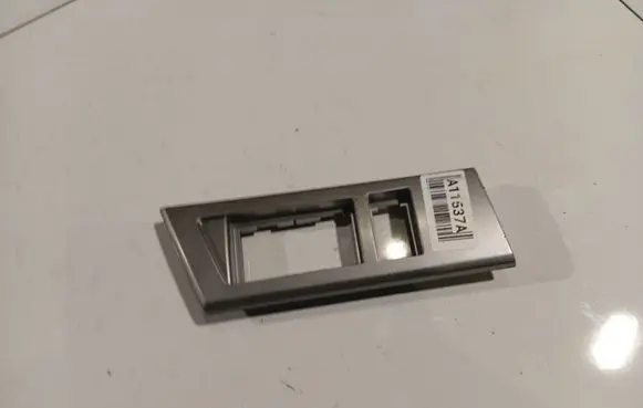 Mazda 3 II Front door window switch trim BBM455321