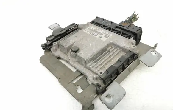 Volkswagen Touran I Engine control unit/module 03G906021RN 03G906021ab 0281014128