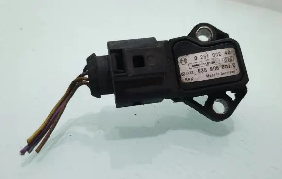 Volkswagen PASSAT B6 Air pressure sensor 038906051C
