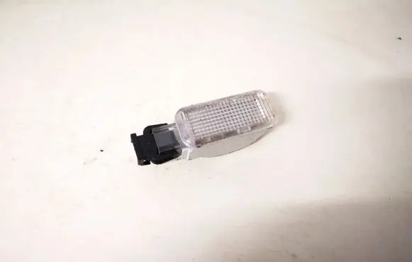 Volkswagen PASSAT B5 Other interior light 3b0947415b