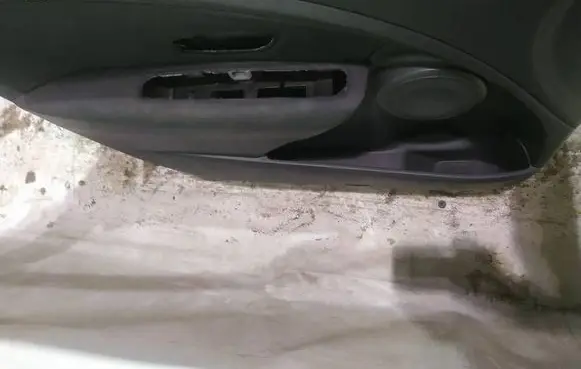 Renault Megane III Front door card panel trim