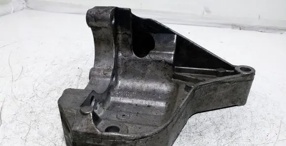 BMW 1 E81 E87 Power steering pump mounting bracket 7794455