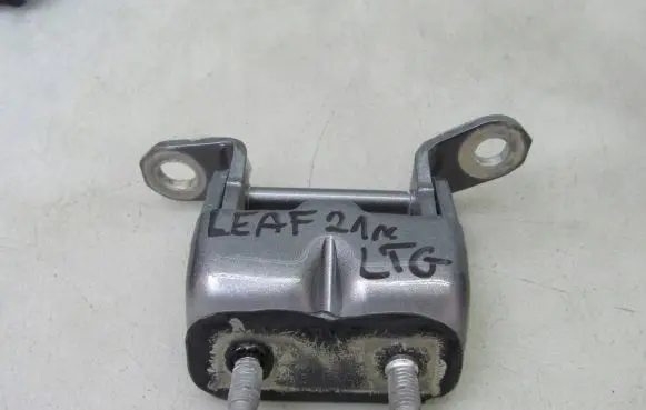 Nissan Leaf II (ZE1) Rear door upper hinge