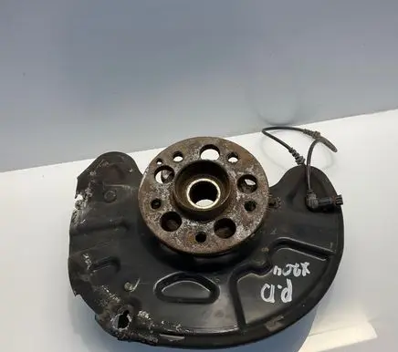 Mercedes-Benz GLK (X204) Front wheel hub A2043323001 2043323001