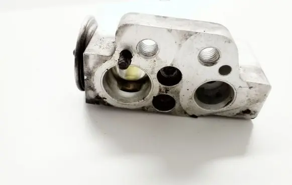 Skoda Superb B6 (3T) Air conditioning (A/C) expansion valve 1K0820679