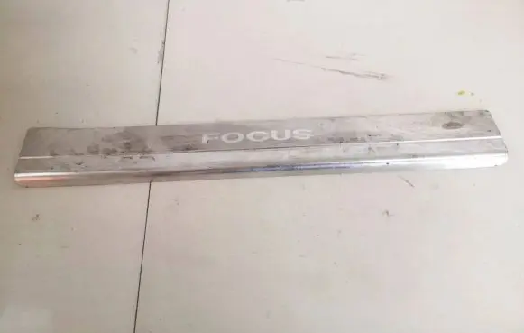 Ford Focus Front sill trim cover 4m5ja13200aa 4m5j-a13200-aa