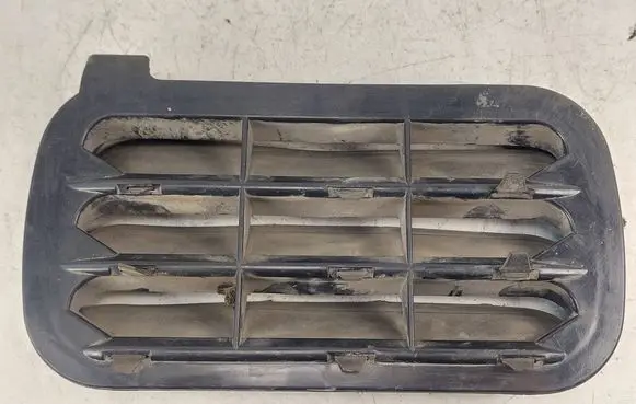 Mercedes-Benz E W124 Quarter panel pressure vent 1248370230