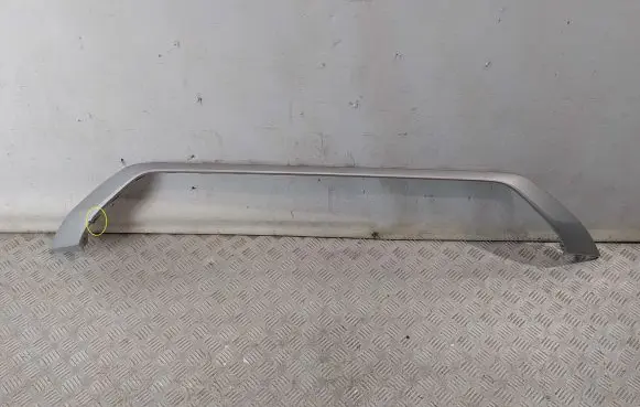 Front bumper splitter molding