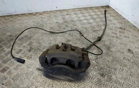 Mercedes-Benz Vito Viano W447 Front brake caliper
