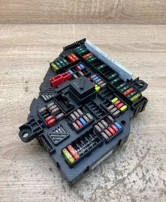 BMW 5 F10 F11 Fuse module 9252812 1670498