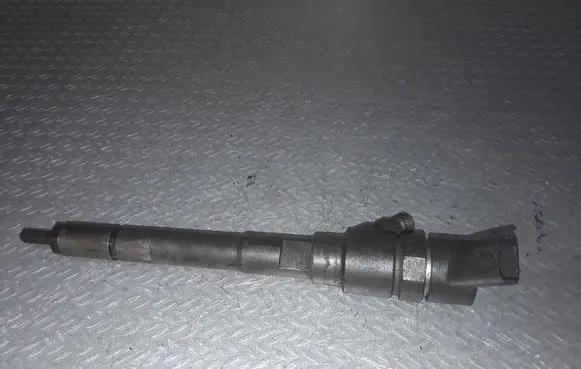KIA Carens II Fuel injector 0445110258