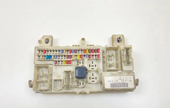 Ford Focus Fuse module 7K86264070216 F1316C 6M5T14014