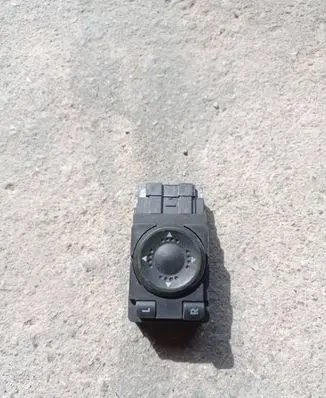 Volkswagen PASSAT B5 Wing mirror switch 3B1959565B