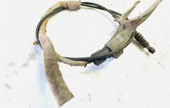 Ford Mondeo MK I Gear shift cable linkage