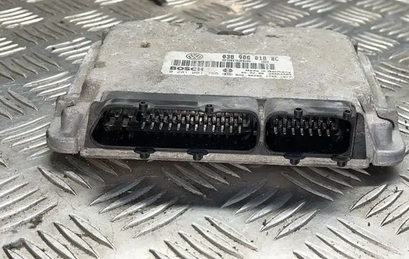 Skoda Octavia Mk1 (1U) Engine control unit/module 038906018BC