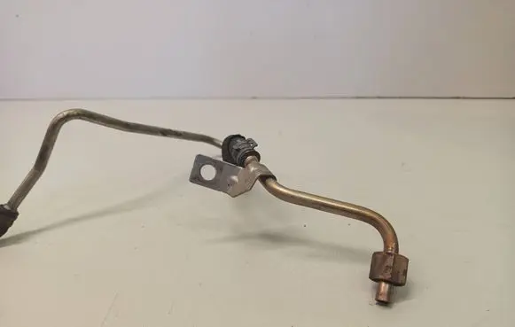 Skoda Octavia Mk3 (5E) Fuel injector supply line/pipe 