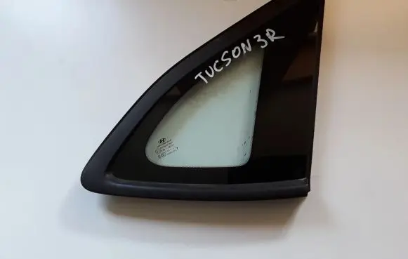 Hyundai Tucson TL Rear side window E1143R00107