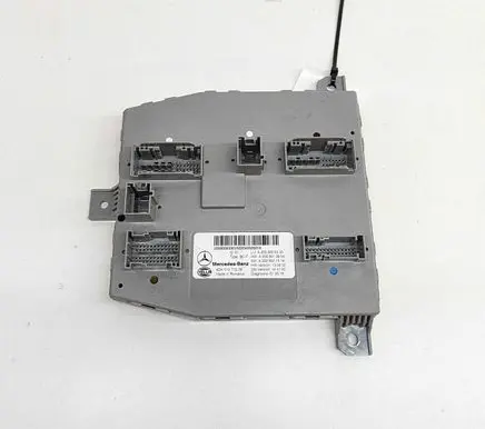 Aston Martin DB11 Central body control module A2059013904 A2229021514