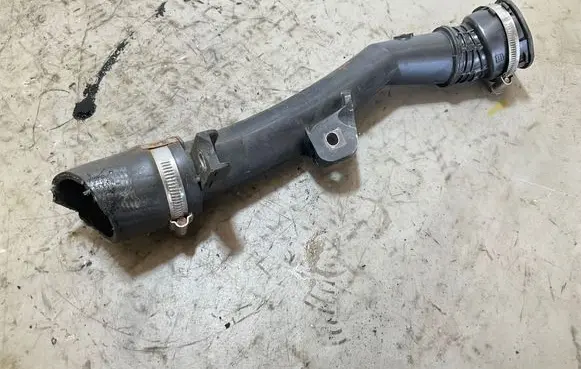 Intercooler hose/pipe