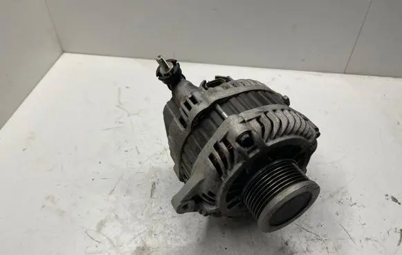 Nissan Navara D40 Generator/alternator J5111133