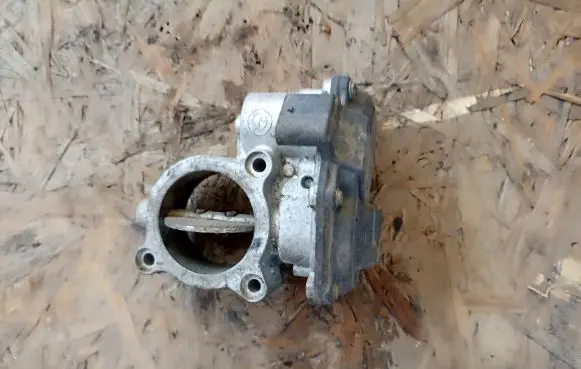 BMW 5 F10 F11 Throttle valve 7810752