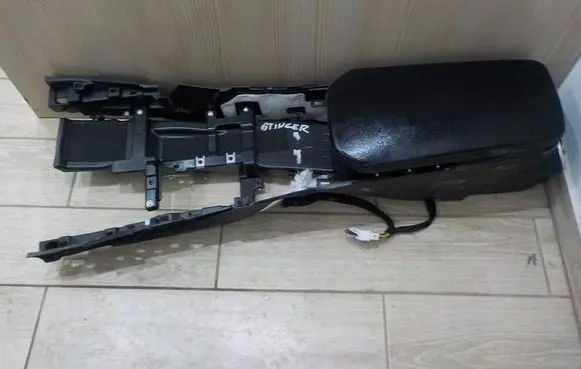 KIA Stinger Center console 81930