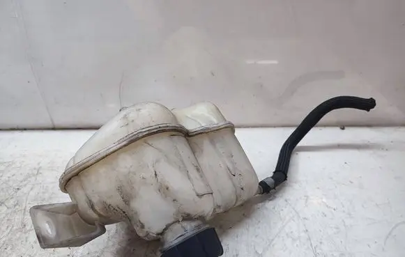 Nissan X-Trail T32 Coolant expansion tank/reservoir