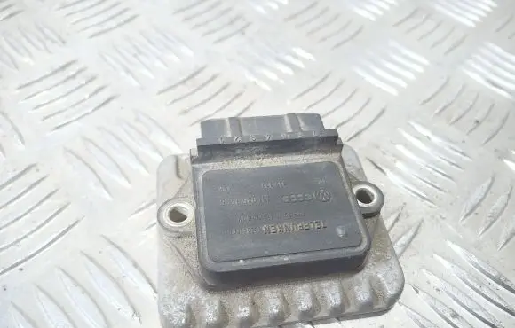 Volkswagen PASSAT B3 Ignition amplifier control unit 191905351B