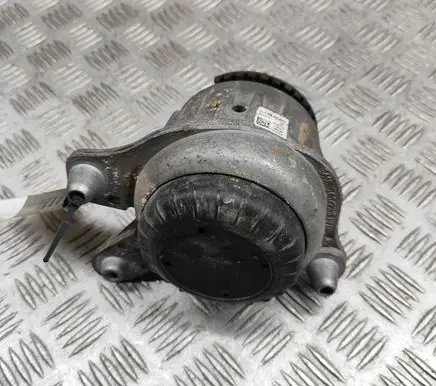 Mercedes-Benz C W205 Engine mount bracket A2052406717