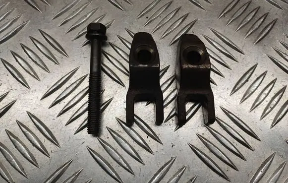 Hyundai i30 Fuel Injector clamp holder 